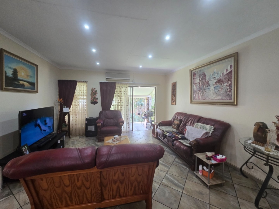 3 Bedroom Property for Sale in Safari Gardens North West